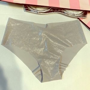 Victoria’s Secret NWT Hipster/Hipster.Size medium